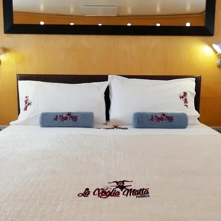La Voglia Matta Úszó hotel *