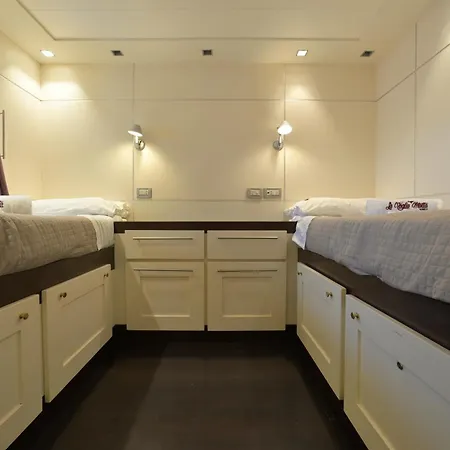 La Voglia Matta Hotel en barco Mónaco