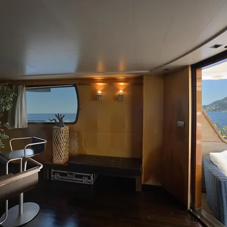 Hotel en barco La Voglia Matta