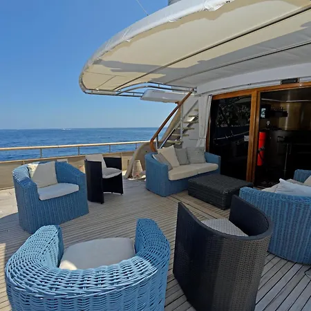 La Voglia Matta Hotel en barco *