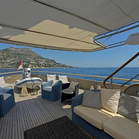 La Voglia Matta Hotel en barco *