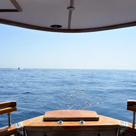 Hotel en barco La Voglia Matta Mónaco