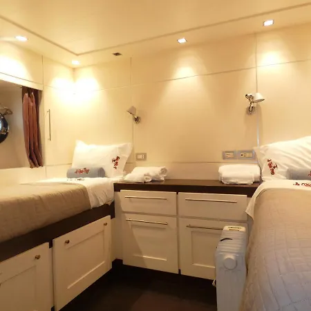 Hotel na wodzie La Voglia Matta *