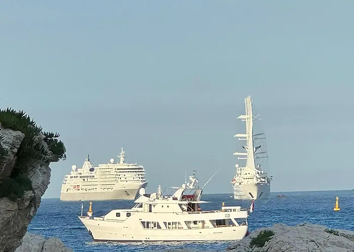 La Voglia Matta Botel *